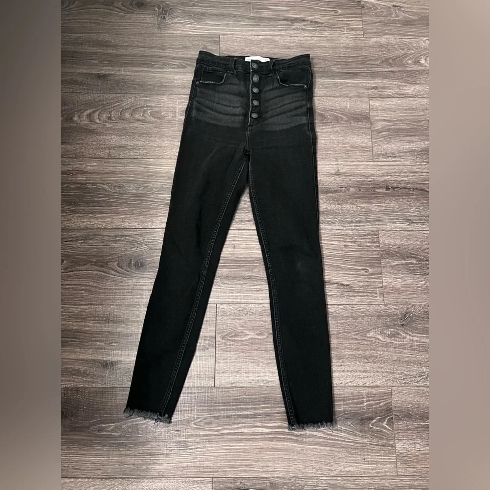 Abercrombie & Fitch Women’s Black Ultra High Ride Skinny Jean Raw Hem Size 4/27